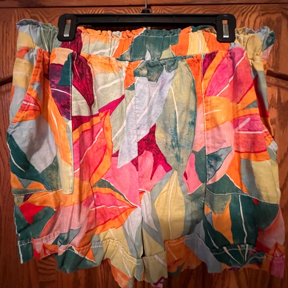 Time and Tru Multicolor Leaf Print Women's Shorts